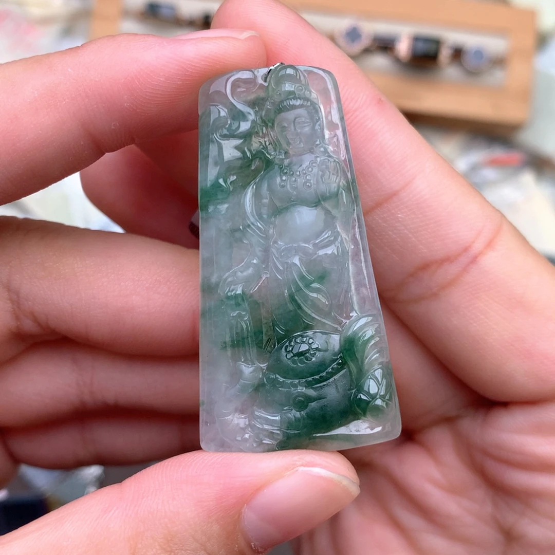 翡翠未镶嵌挂件普贤菩萨