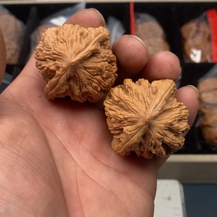 糊***生吊坠文玩核桃麦虎