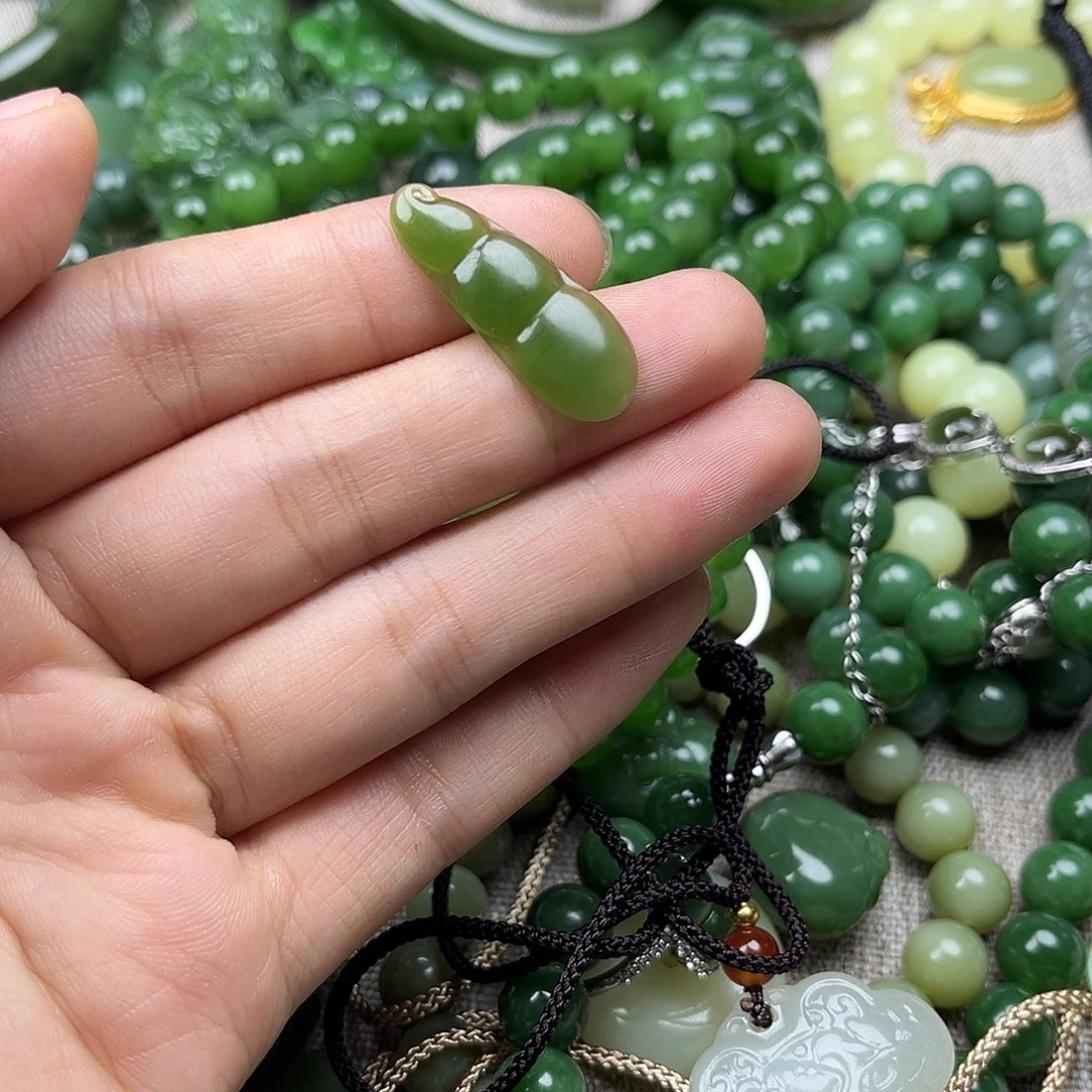 和田玉（碧玉）未镶嵌颈饰