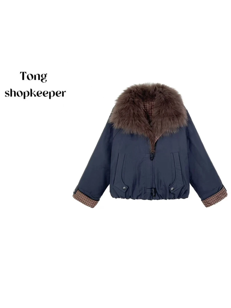 QJ/彤掌柜1683180 冬季26定制狐狸毛白鸭绒时尚翻领拼格纹羽绒服