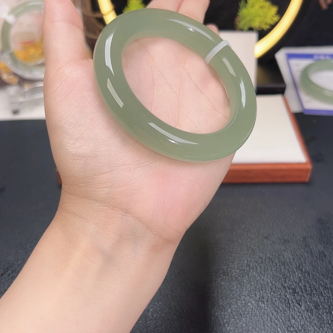 东陵石未镶嵌手镯