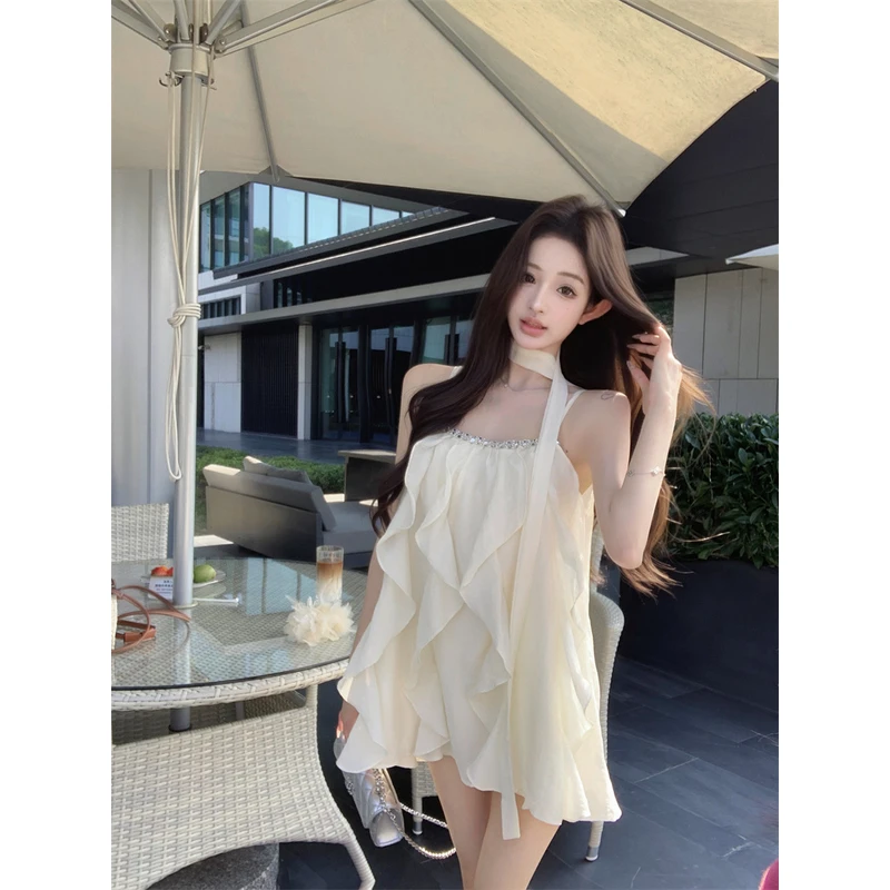 名媛重工钉钻拼接气质2025新款荷叶边仙女吊带短裙连衣裙配飘带女