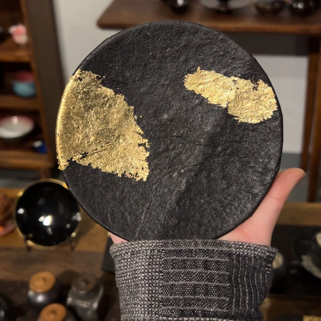 摆件陶瓷。        陶瓷。