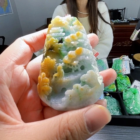 翡翠未镶嵌颈饰翡翠