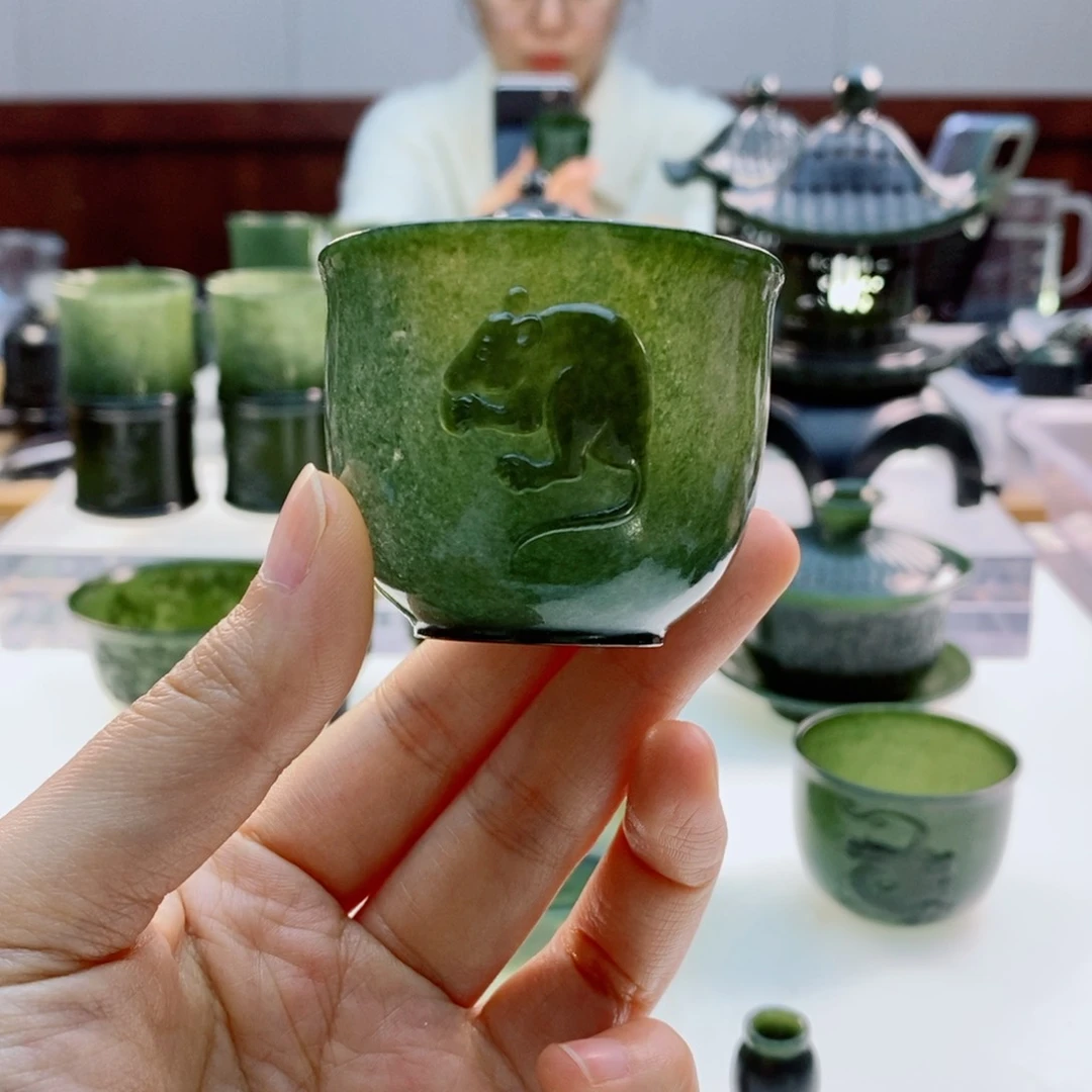 未镶嵌和田玉摆件