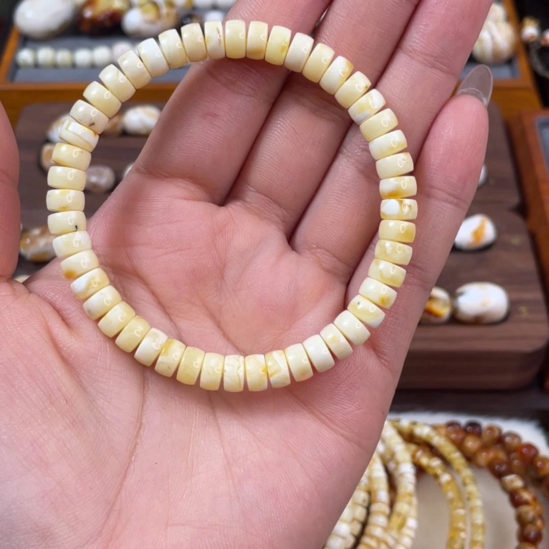 琥珀未镶嵌珠宝奇石琥珀蜜蜡微瑕7mm，17手围