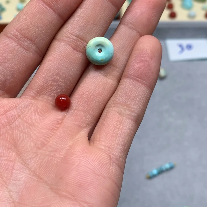 南红玛瑙配饰未镶嵌