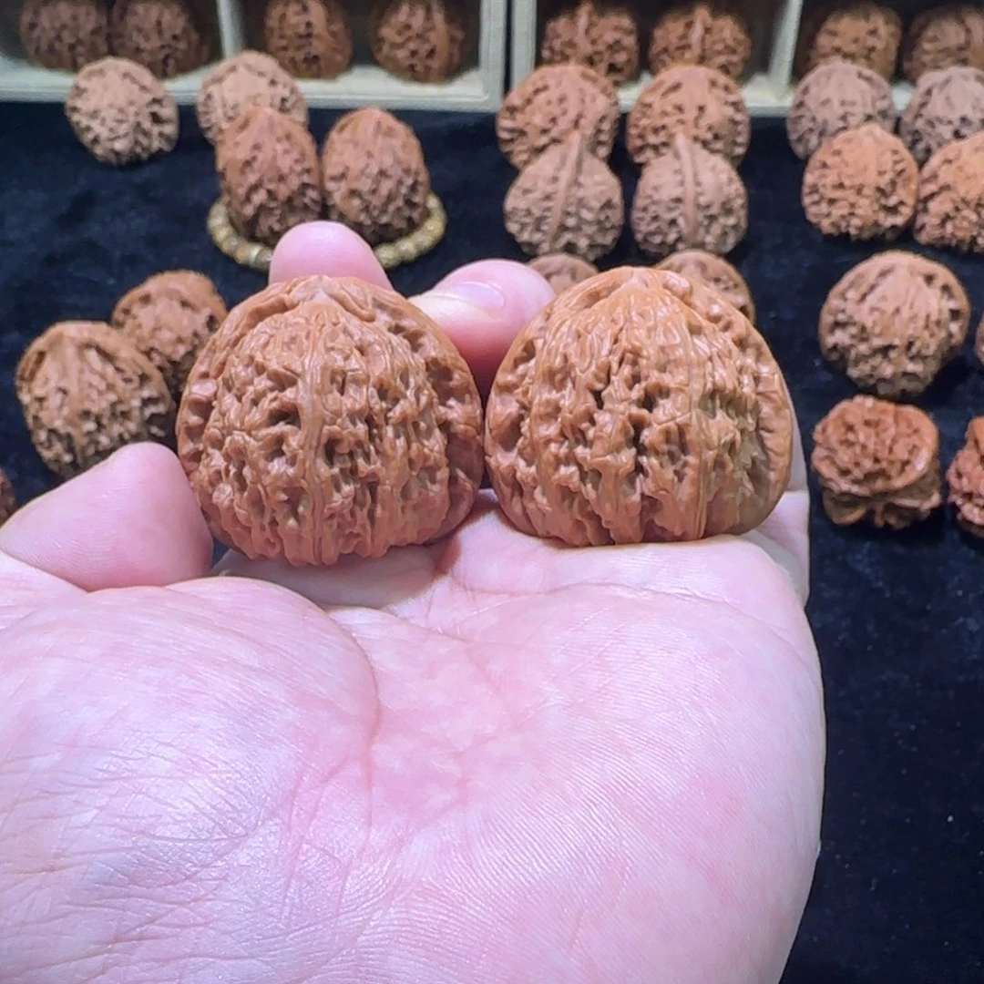 文玩核桃把件40三角白