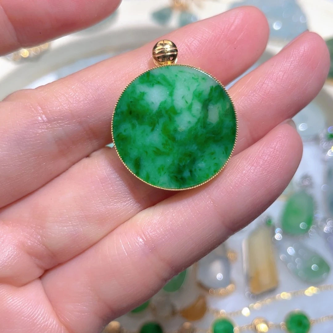 翡翠颈饰18K金镶嵌翡翠