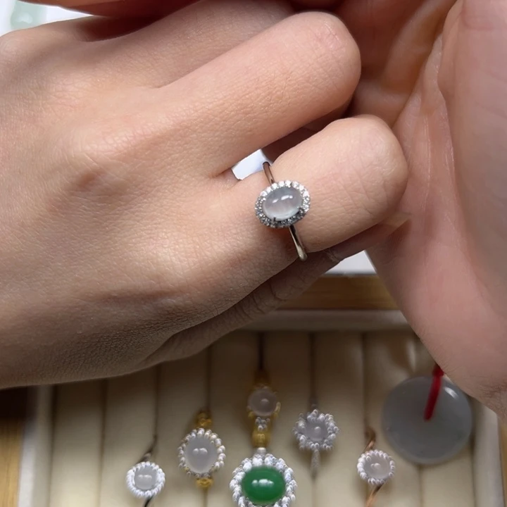 翡翠戒指银S925镶嵌冰飘花戒指