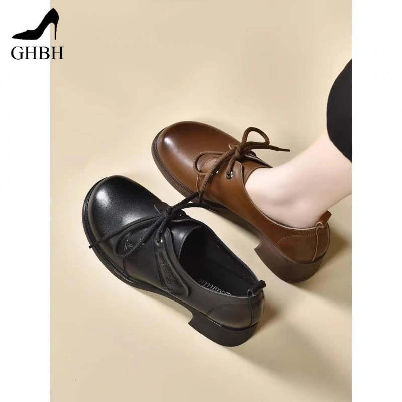 2025秋季流行中跟系带鞋圆趾深口软底英伦风格皮鞋厚跟复古乐福鞋