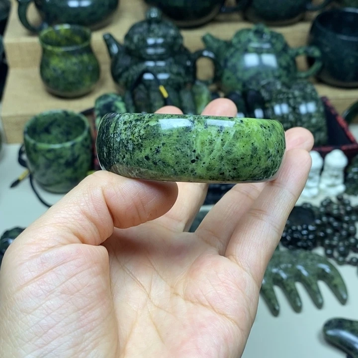 蛇纹石玉未镶嵌项链黄翠绿56口