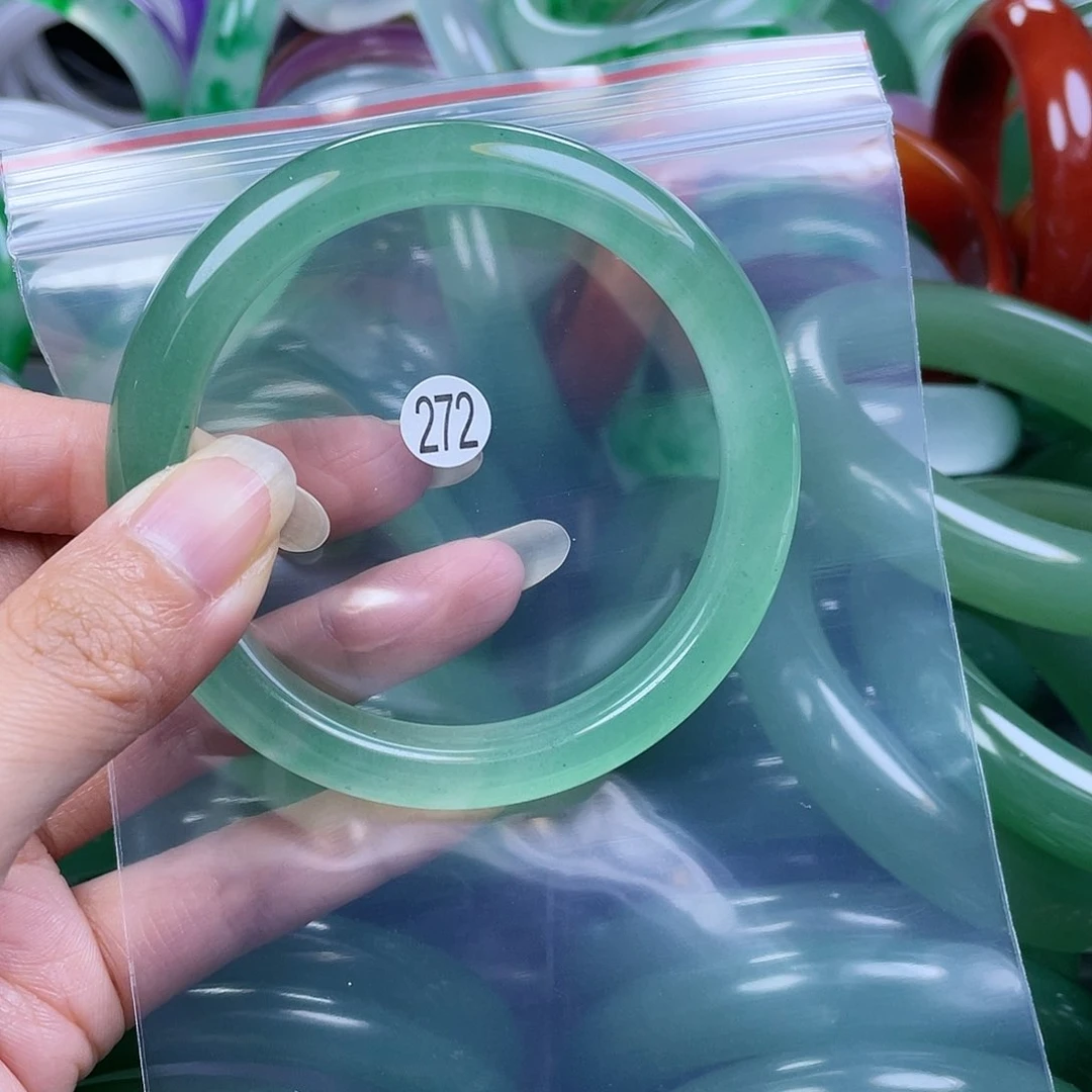 【闪购商品】未镶嵌手镯石英岩玉5859