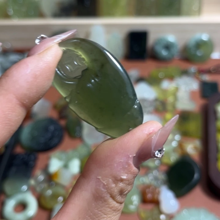 蛇纹石玉合金颈饰