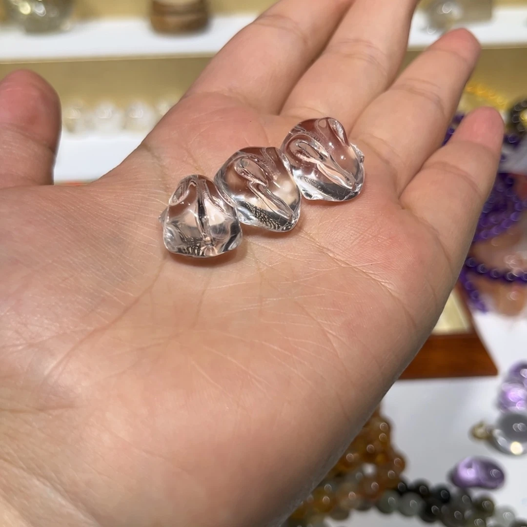 非金属小兔子雕刻