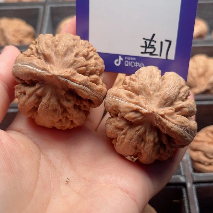 文玩核桃把件文玩核桃把件17