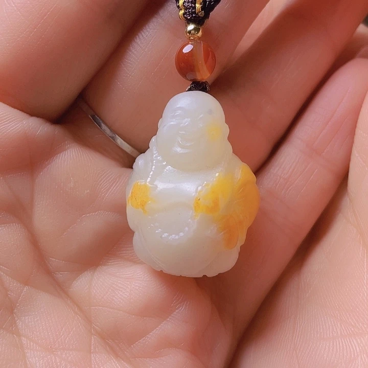 未镶嵌岫岩老玉（透闪石质玉）挂件