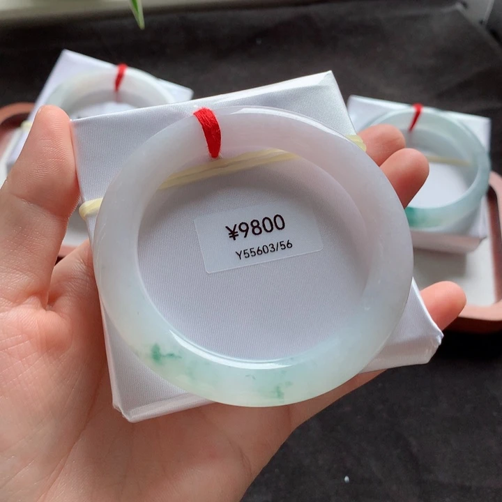 翡翠手镯未镶嵌蜜*手镯