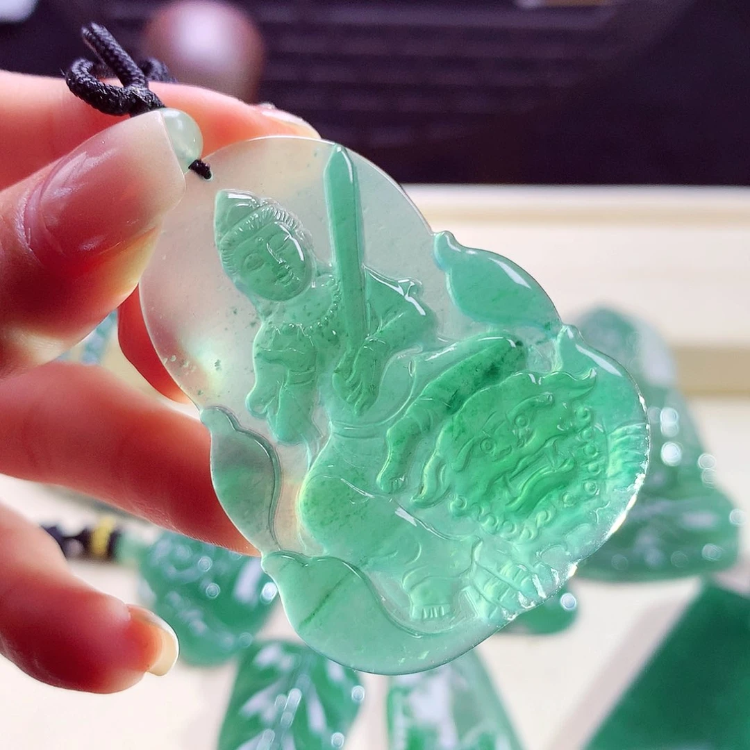 颈饰未镶嵌翡翠天然