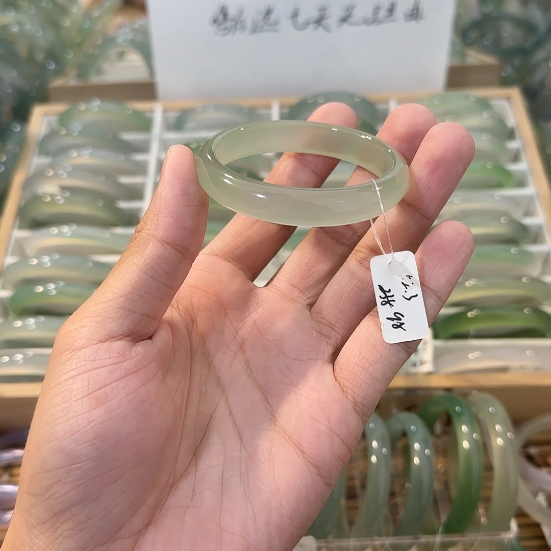 玛瑙/玉髓未镶嵌手镯圈口52.3