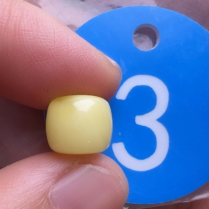 未镶嵌蜜蜡裸石9.6m m