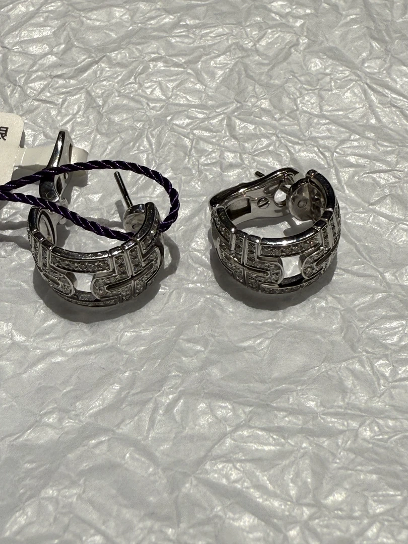 95新 BVLGARI/宝格丽 Bvlgari 宝格丽 银色满钻耳夹/16369641