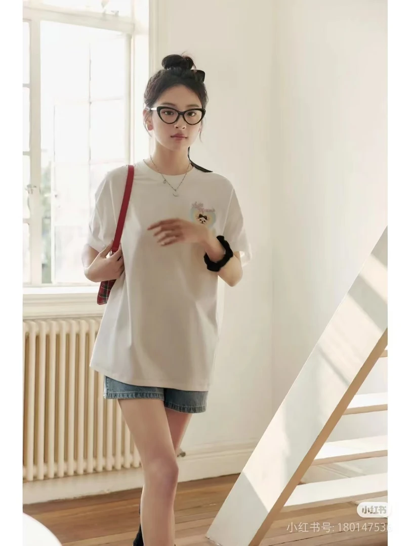 剪标胸口狗狗印花宽松t桖女士