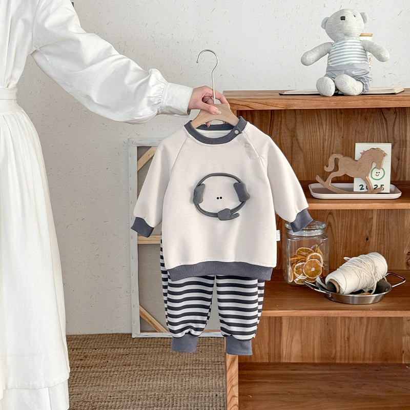 婴儿秋季卫衣套装2025新款男女宝宝春秋款新生儿分体休闲外出服