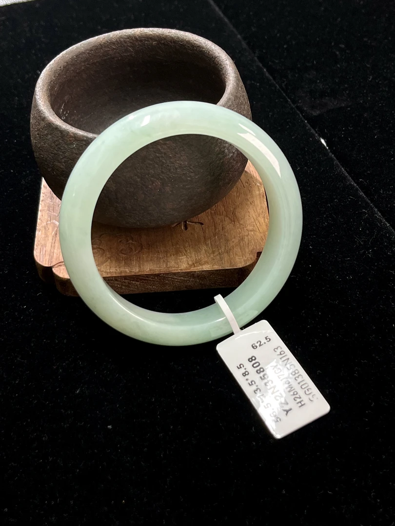 天然翡翠手镯56.5