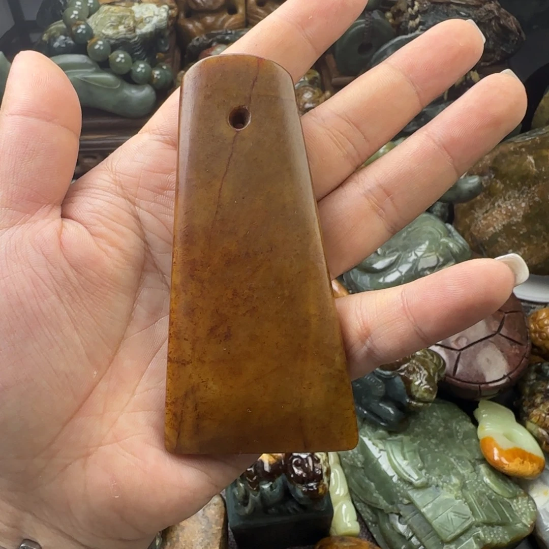 透闪石质玉未镶嵌珠宝奇石