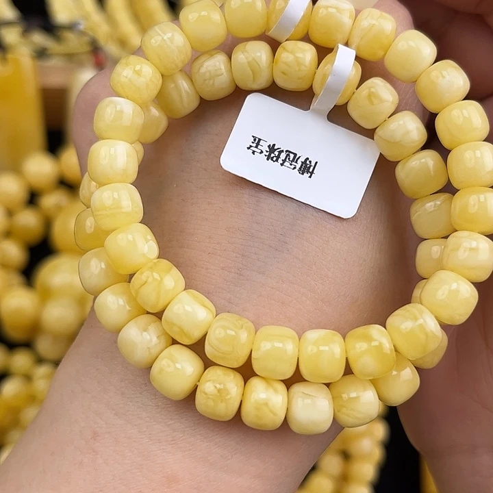 琥珀颈饰未镶嵌琥珀，多样性发其一