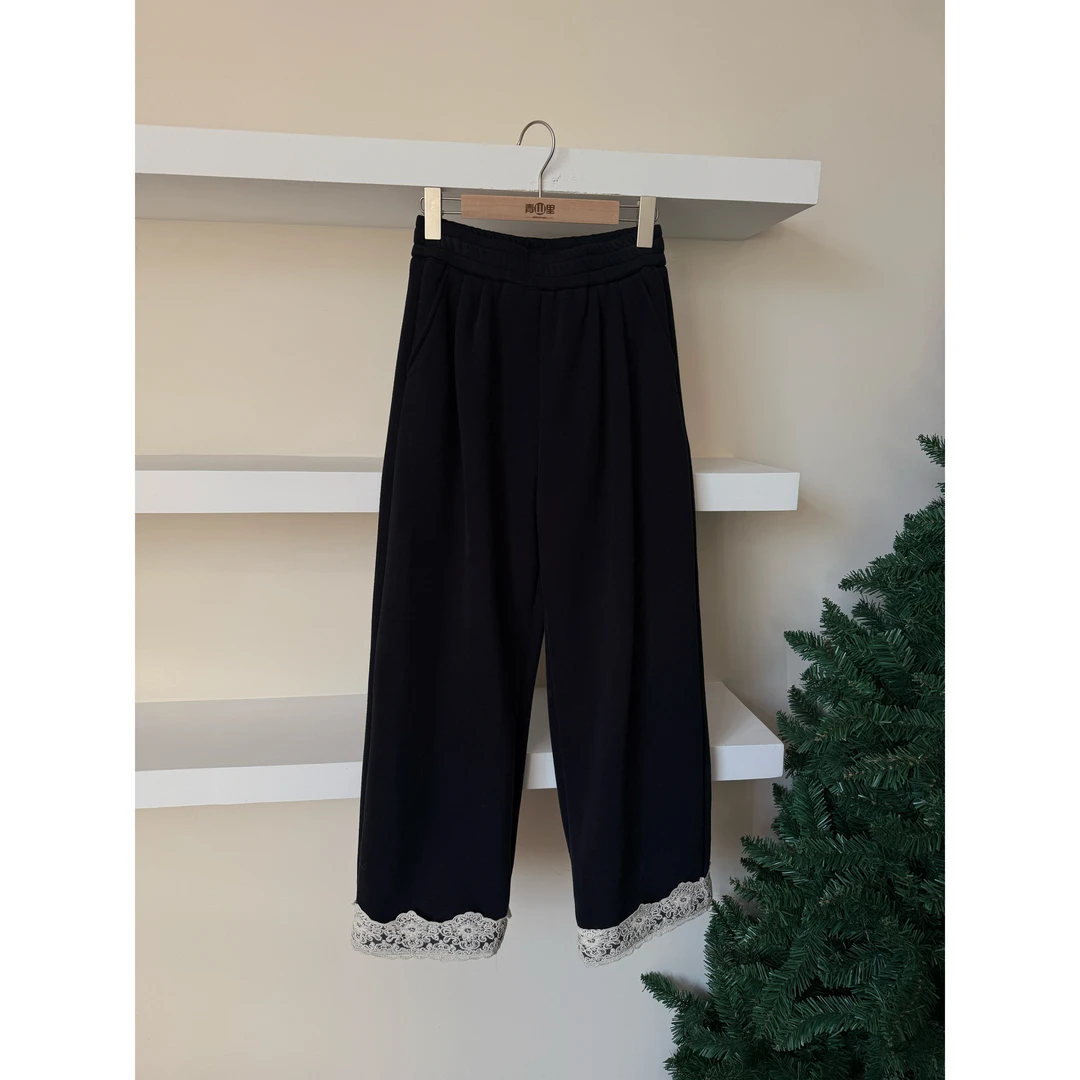 W0972-冬季裤脚蕾丝钩花拼接加绒加厚阔腿裤宽松直筒裤