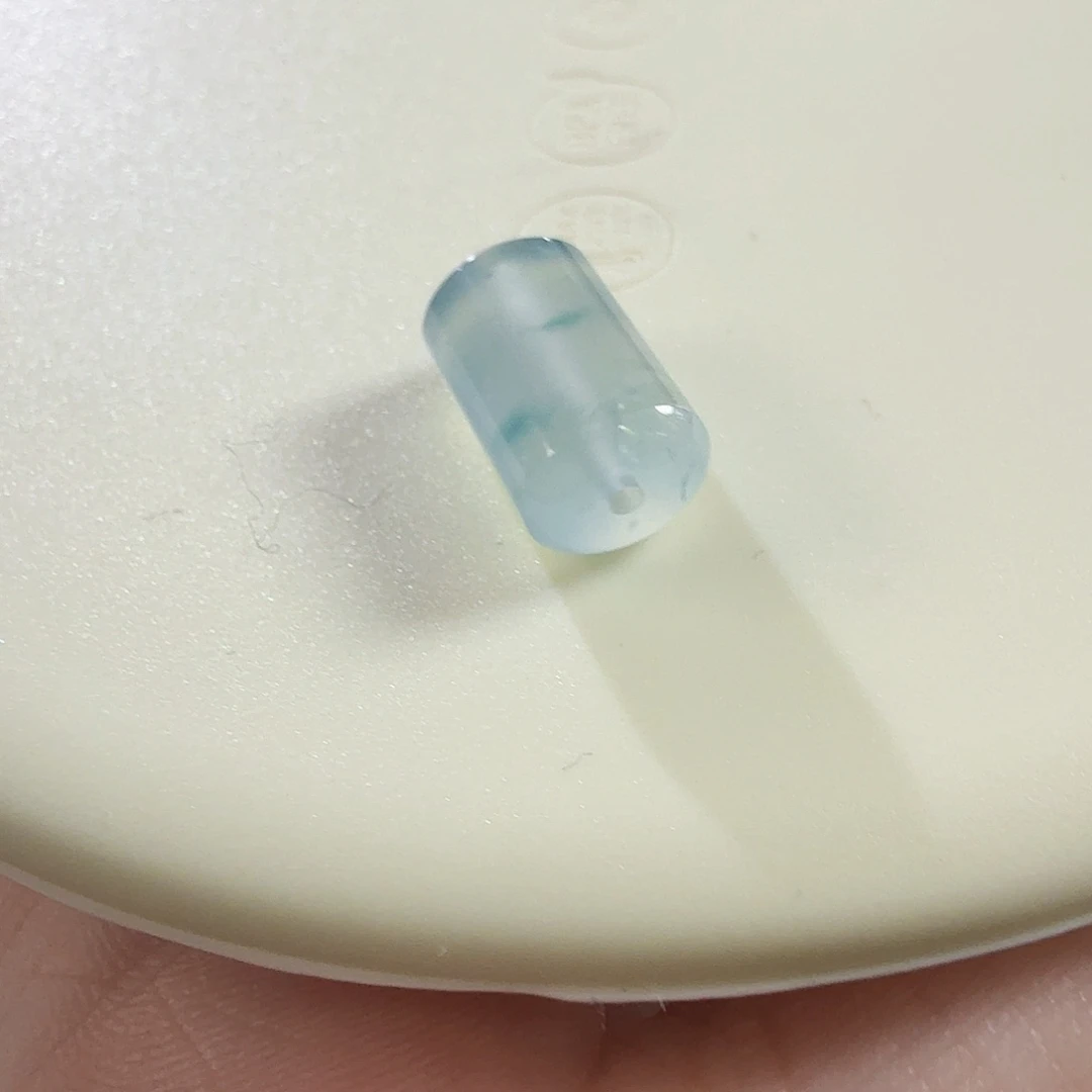 翡翠未镶嵌颈饰桶珠