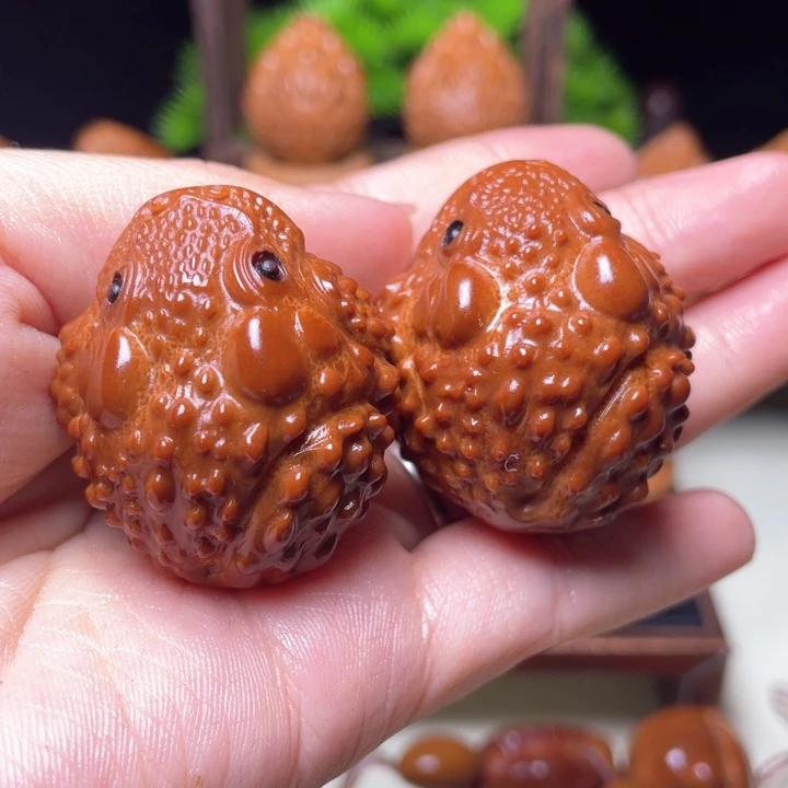 吊坠橄榄核金蟾手球