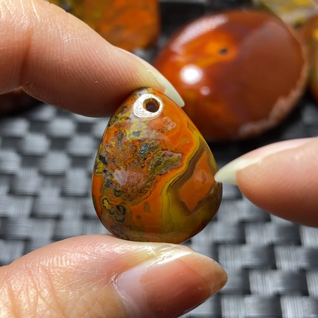 玛瑙/玉髓挂件未镶嵌