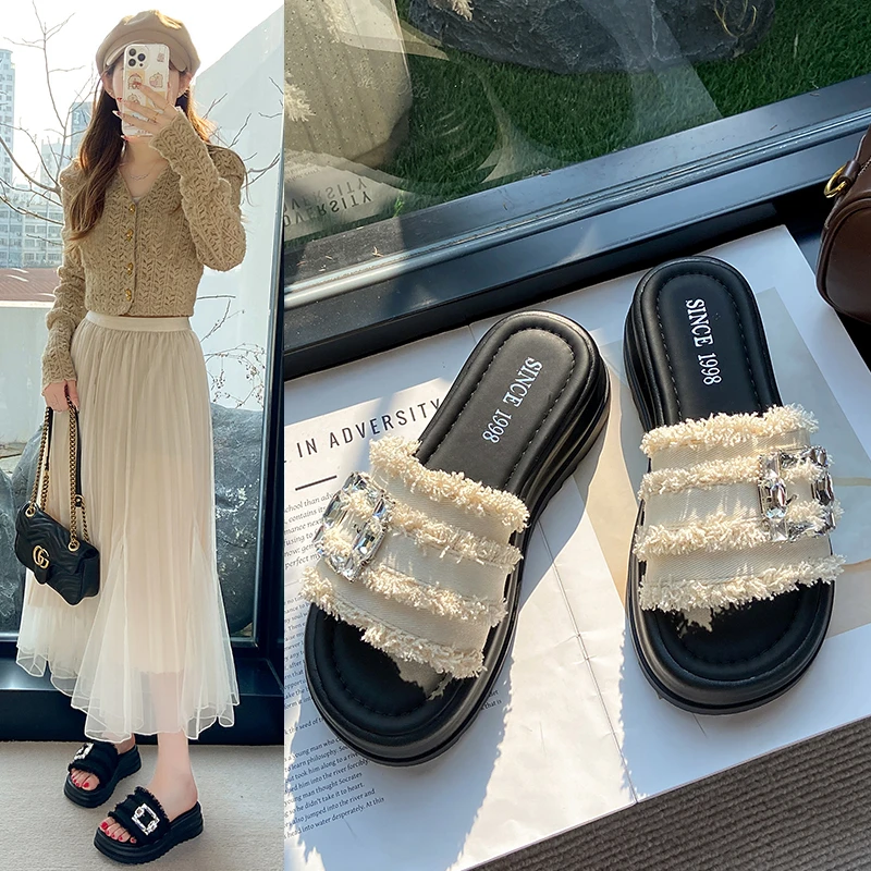 韩版水钻扣拖鞋女外穿2025年厚底百搭休闲海边度假一字凉拖鞋
