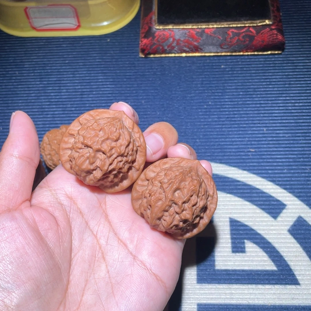 文玩核桃吊坠瓷娃娃39