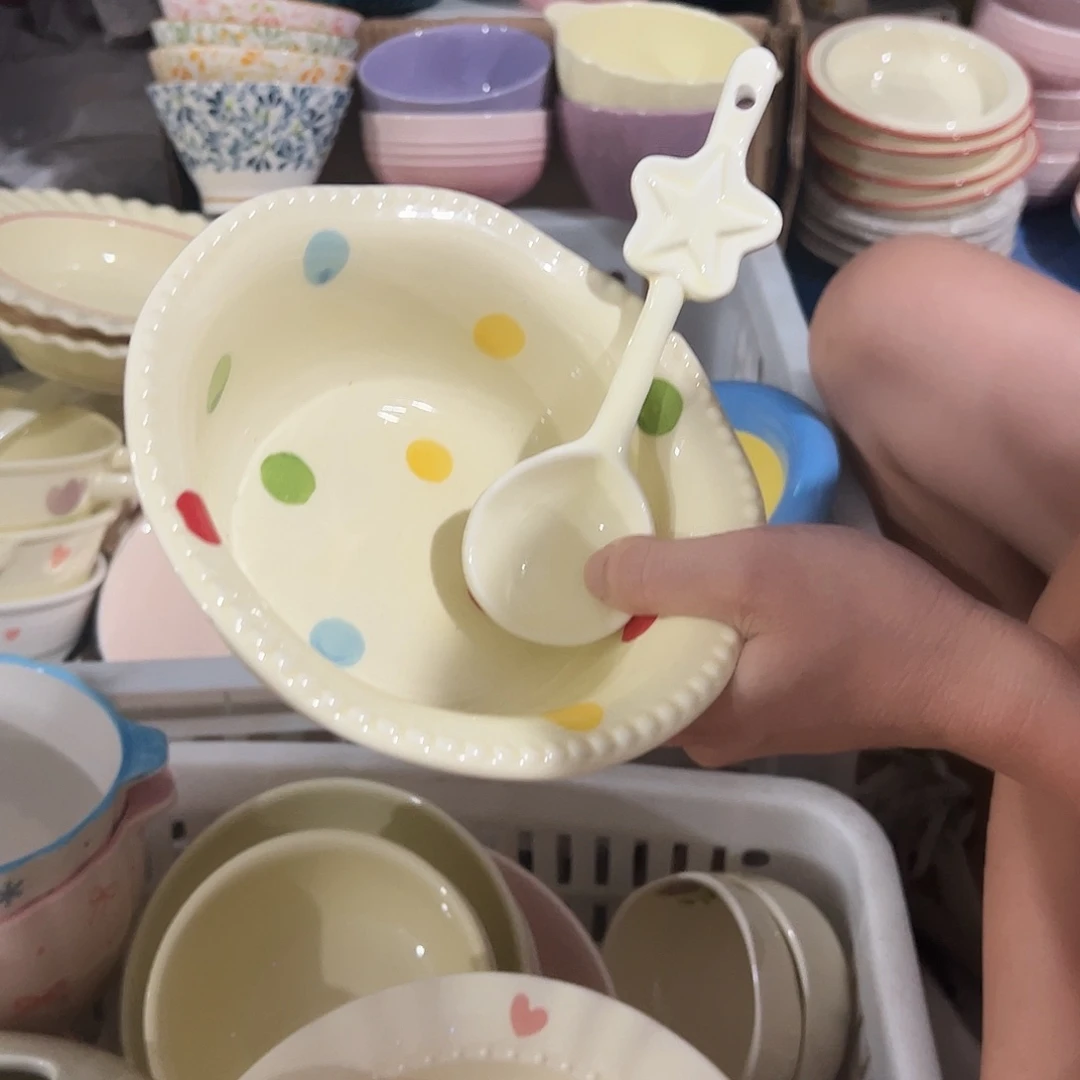 瓷片彩色波点6寸碗送勺子