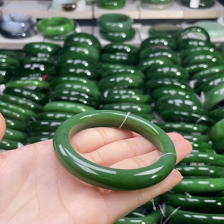 未镶嵌手镯和田玉（碧玉）