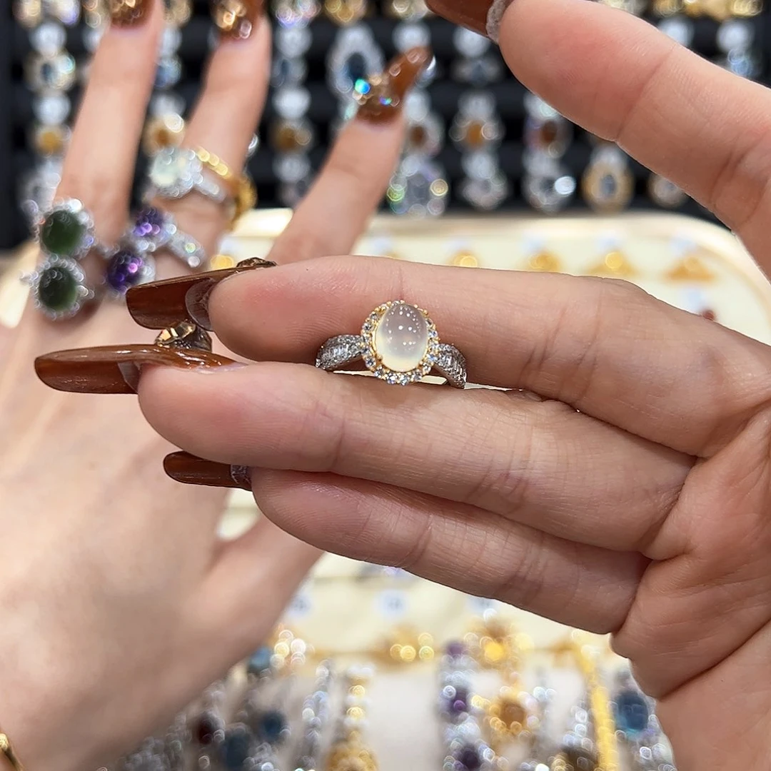 水晶金色拖不保色介意慎拍银托不掉色银S925镶嵌?