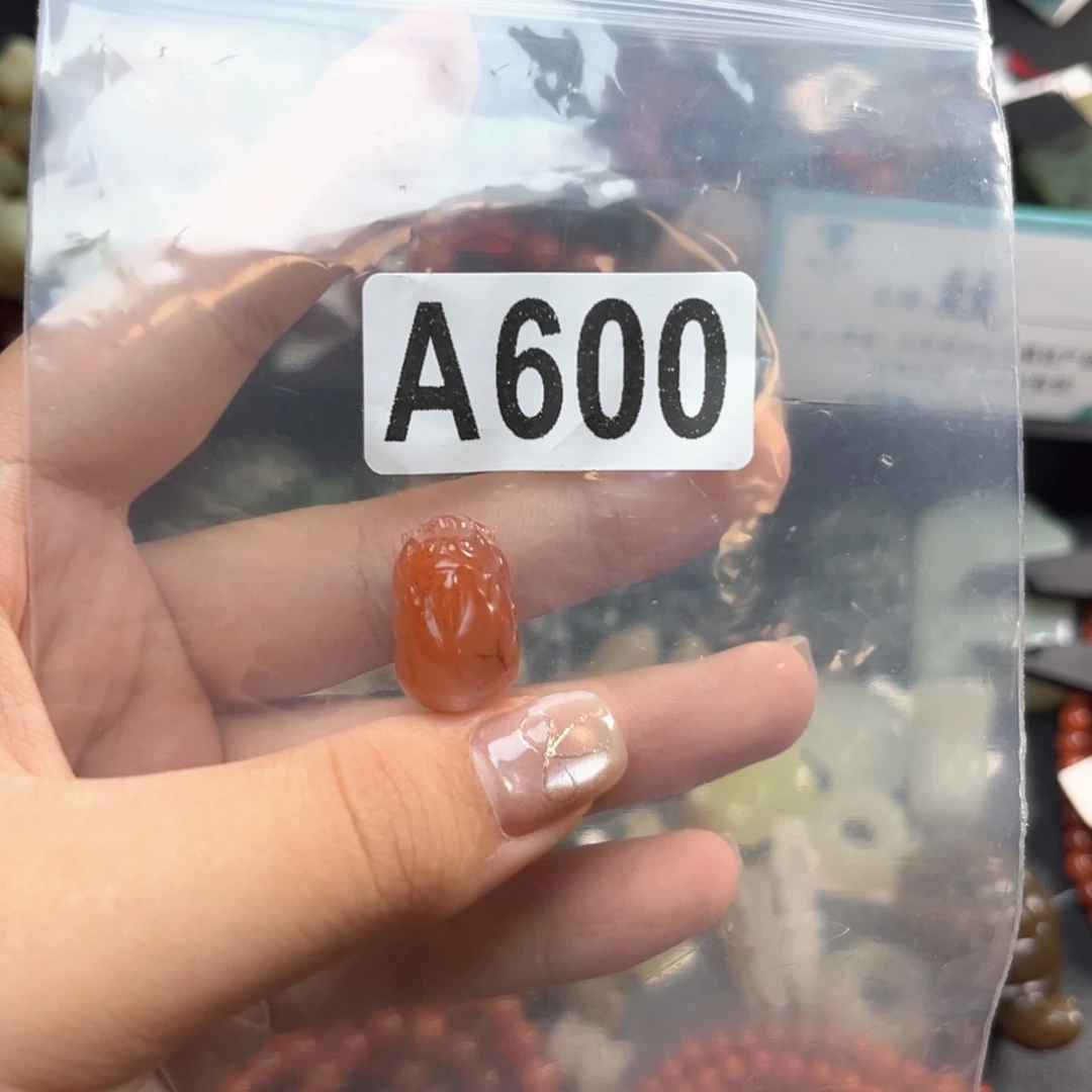 未镶嵌南红玛瑙珠宝奇石