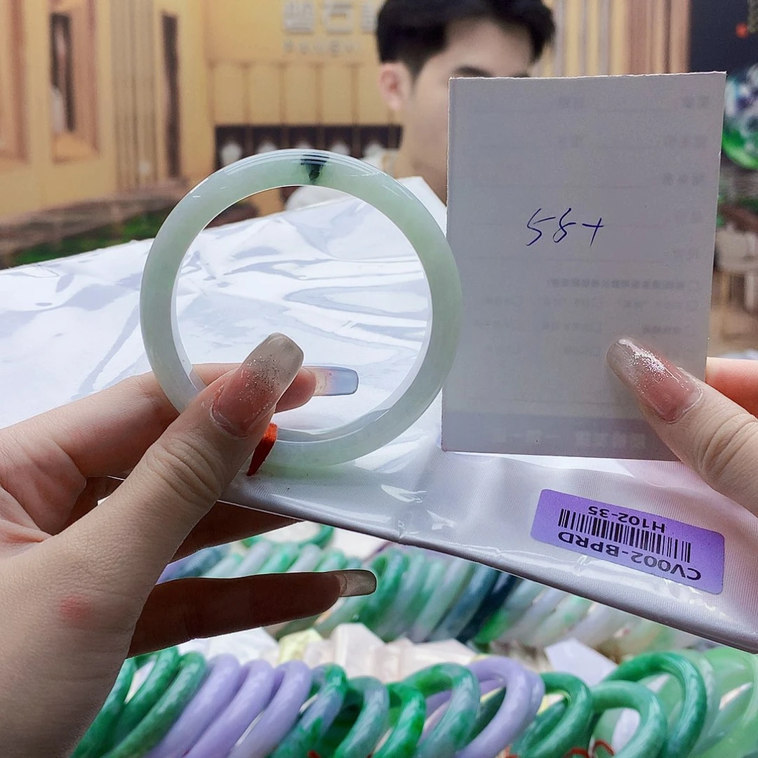 翡翠手镯未镶嵌This