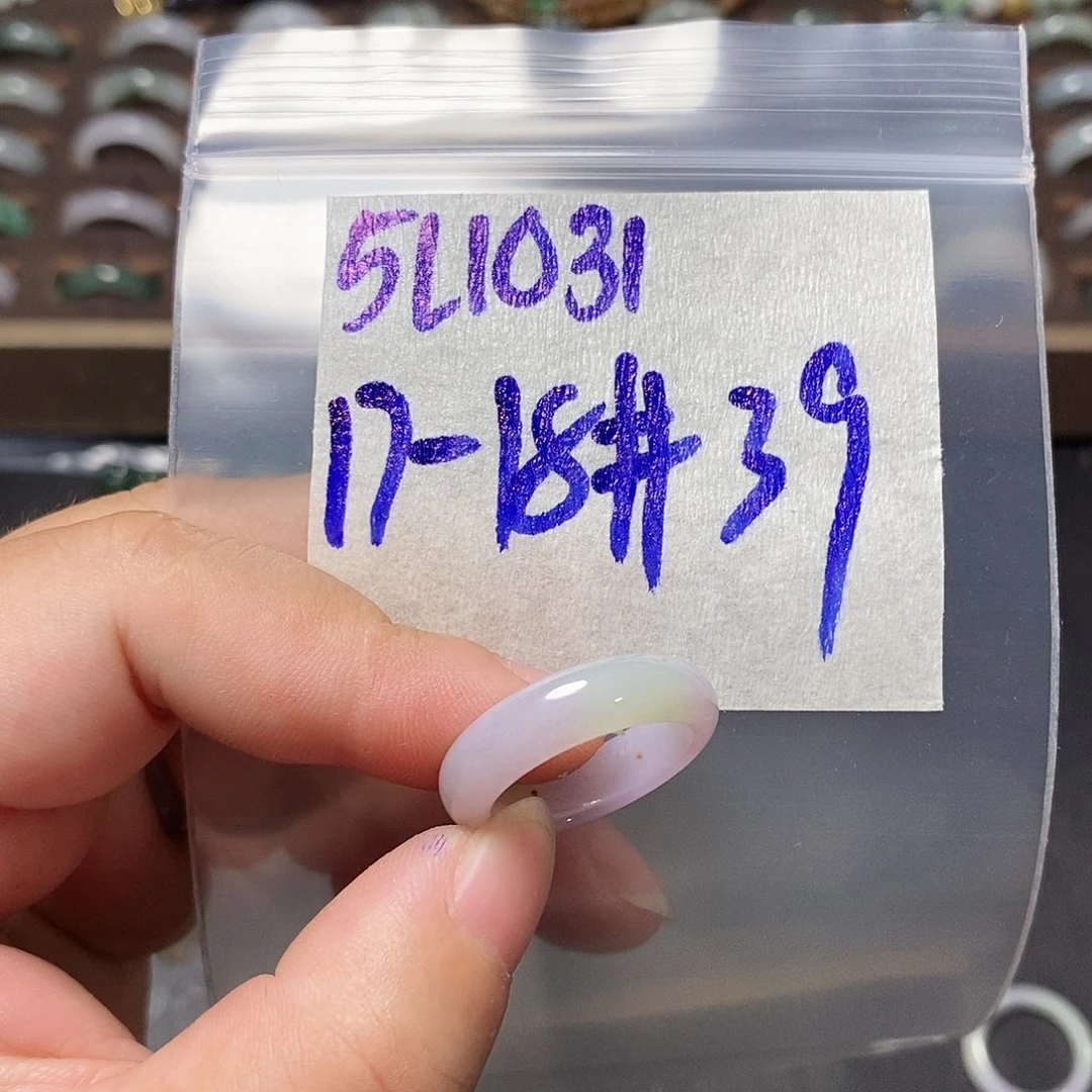 未镶嵌定制翡翠心*