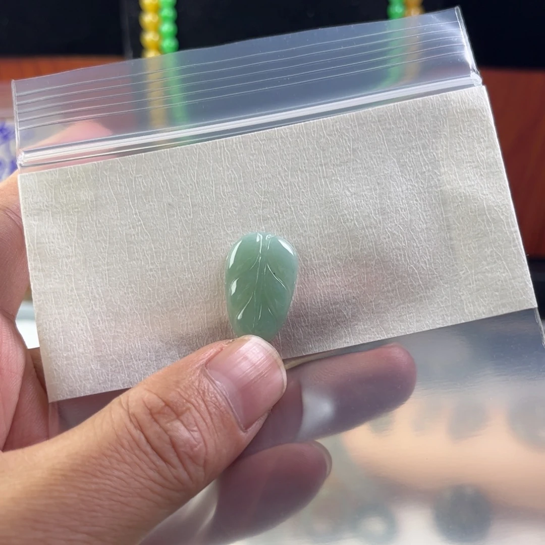 定制翡翠未镶嵌天然缅甸翡翠吊坠