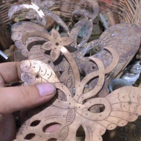月**庄闪电购铜摆件工艺品
