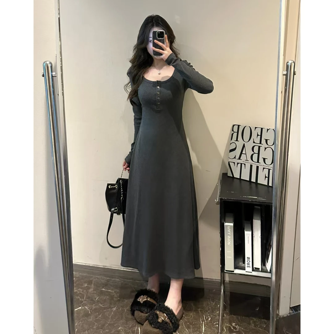 【MuMu】法式U领单排扣收腰长款针织灰色连衣裙气质打底N9038
