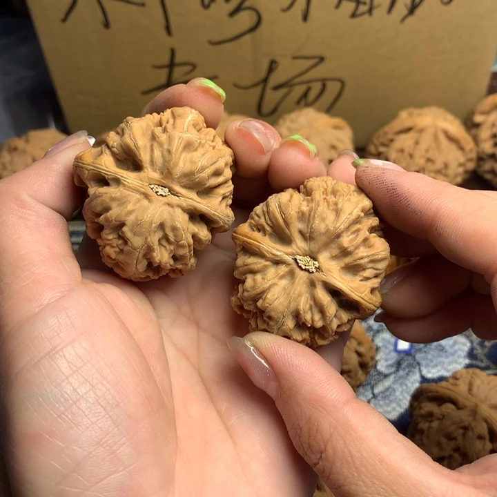 吊坠文玩核桃J****.粗筋