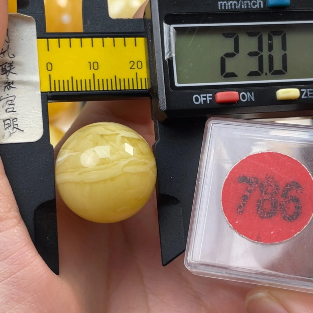 蜜蜡未镶嵌珠宝奇石