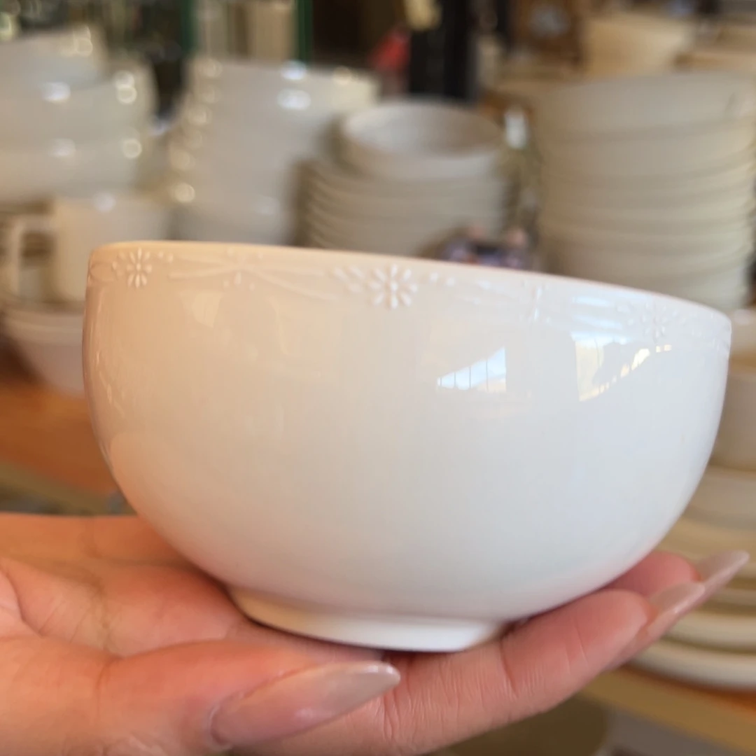 新骨瓷010瑕疵慎拍花边浮雕 4.25寸 米饭碗