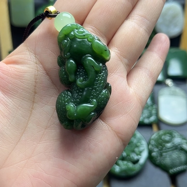 颈饰未镶嵌和田玉